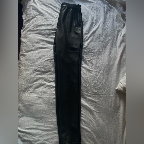 Faux leather black pants - Picture 4 of 4